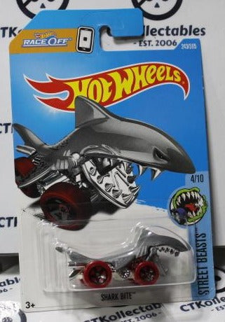 HOT WHEELS MATTEL SHARK BITE 4/10 STREET BEASTS 243/365 LONG CARD 2015 RARE