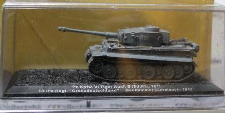 Pz.Kpfw.VI Tiger Ausf. E (Sd.KFZ.181) GERMAN TANK 1943 1/72 Scale MODEL DISPLAY