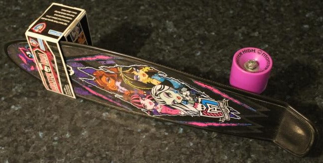 MONSTER HIGH RETRO SKATEBOARD  ( 53 CM ) 2013