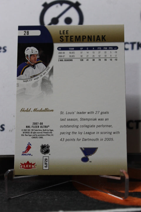 2007-08 FLEER ULTRA  LEE STEMPNIAK # 28  ST. LOUIS BLUES HOCKEY CARD