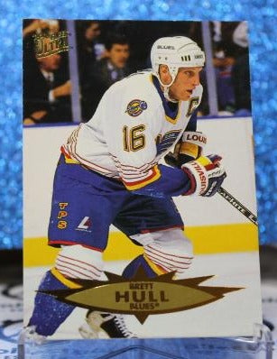 BRETT HULL # 139 FLEER ULTRA 1995-96 ST. LOUIS BLUES NHL HOCKEY TRADING CARD