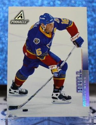 BRETT HULL # 35 PINNACLE 1997-98 ST. LOUIS BLUES NHL HOCKEY TRADING CARD