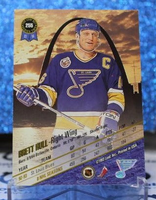 BRETT HULL # 255 LEAF 1993-94  ST. LOUIS BLUES NHL HOCKEY TRADING CARD