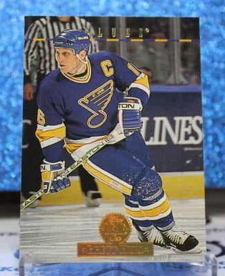 BRETT HULL # 16 DONRUSS LEAF 1994-95 ST. LOUIS BLUES NHL HOCKEY TRADING CARD