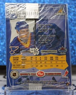 BRETT HULL # 16 POST CEREAL PINNACLE 1997-98 ST. LOUIS BLUES NHL HOCKEY TRADING CARD