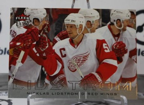 NICKLAS LIDSTROM # 55 FLEER ULTRA  2009-10 DETROIT RED WINGS NHL HOCKEY TRADING CARD