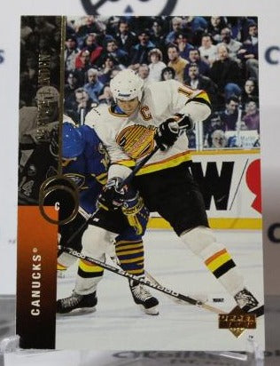 TREVOR LINDEN # 319 UPPER DECK 1994-95 VANCOUVER CANUCKS NHL HOCKEY TRADING CARD