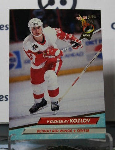 1992-93 FLEER ULTRA VYACHESLAV KOZLOV # 50  DETROIT RED WINGS NHL HOCKEY TRADING CARD