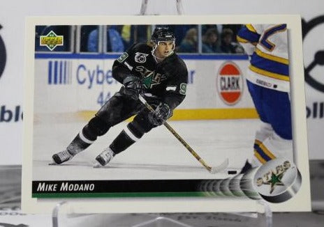 MIKE MODANO # 305 UPPER DECK 1992-93 DALLAS STARS NHL HOCKEY TRADING CARD