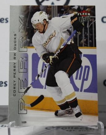 COREY PERRY # 2 FLEER ULTRA  2009-10 ANAHEIM DUCKS NHL HOCKEY TRADING CARD