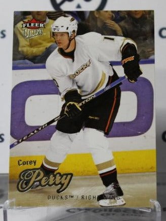 COREY PERRY # 104 FLEER ULTRA  2008-09 ANAHEIM DUCKS NHL HOCKEY TRADING CARD