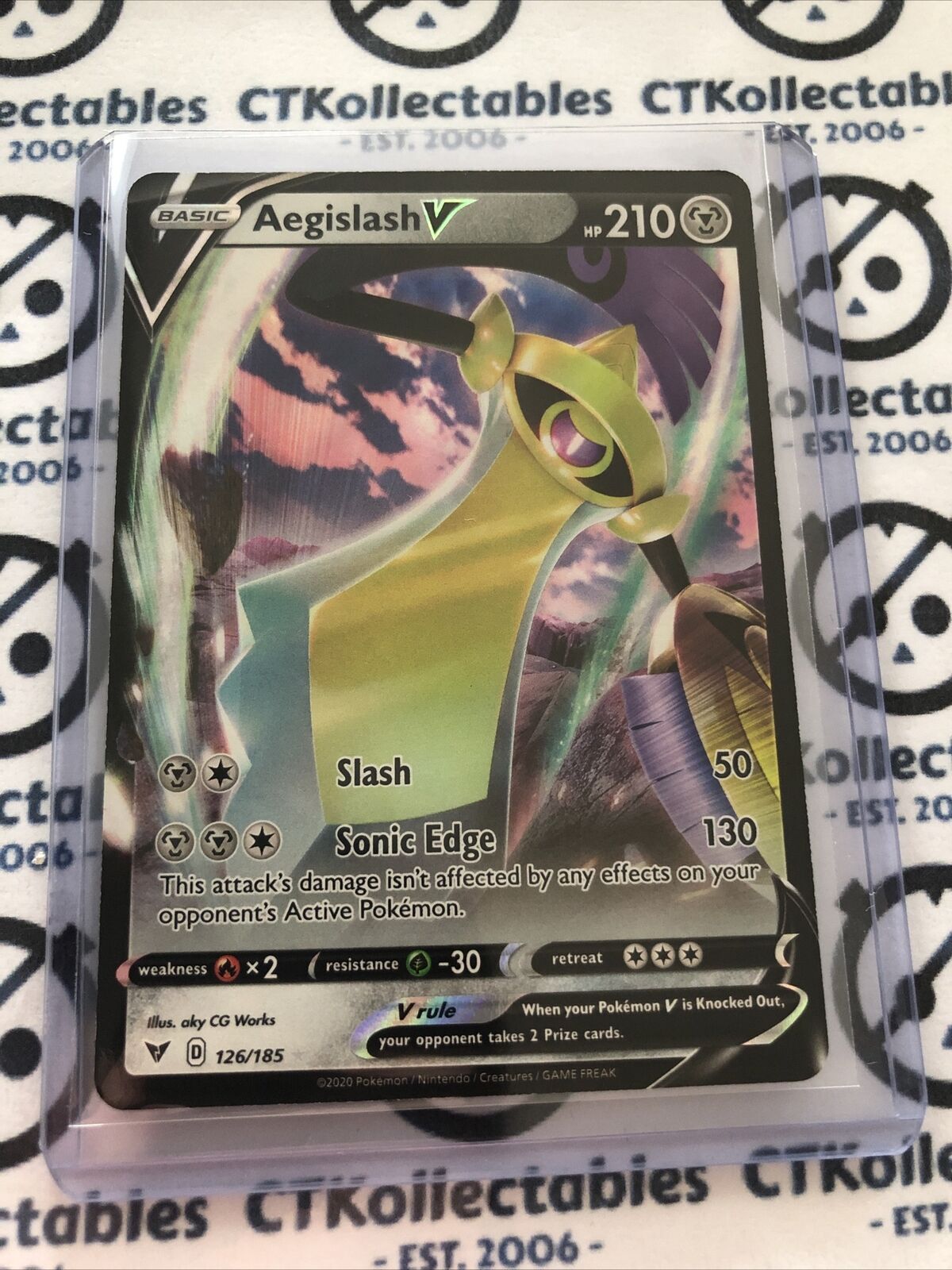 Aegislash V #126/185 Ultra Rare- Pokemon Card Vivid Voltage