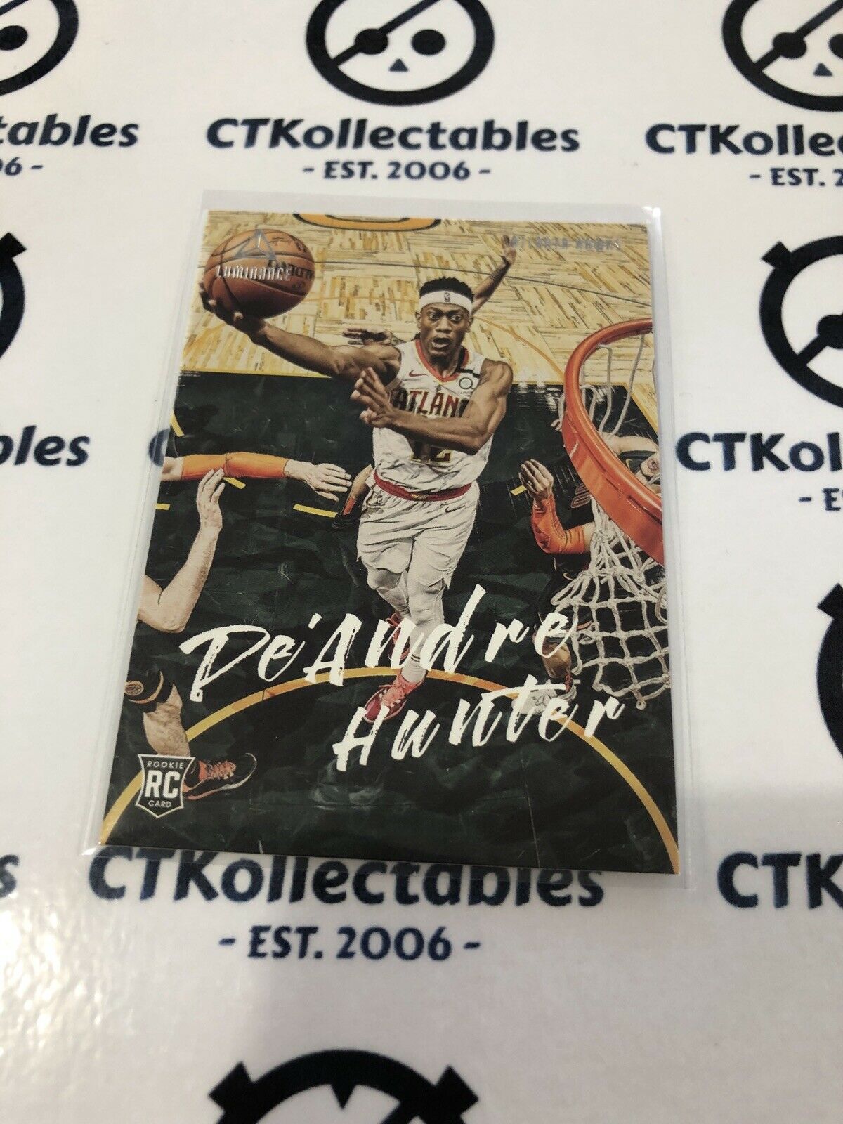 2019-20 NBA Chronicles Luminance De’andre Hunter RC #152 Hawks